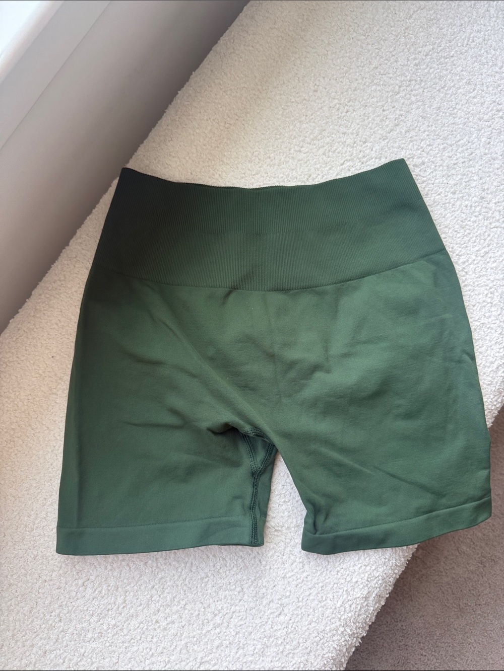 Aurola Women’s High-Waist Forest Green Seamless Shorts